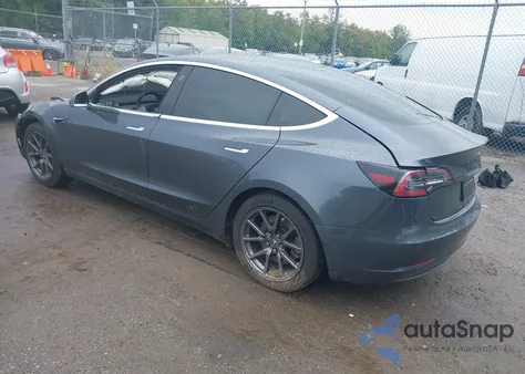 2018 Tesla Model 3 Long Range/Mid Range from USA, damaged, VIN 5YJ3E1EA4JF030501